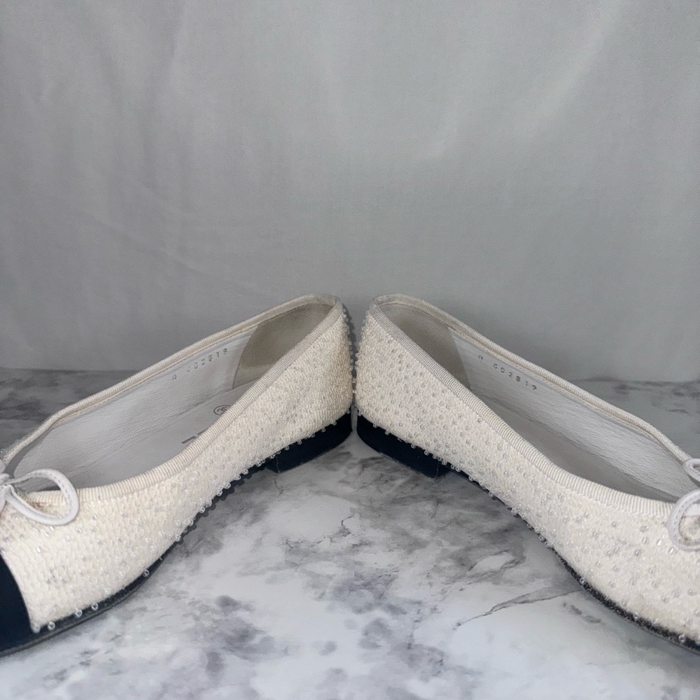 Authentic Chanel ballet flats. Original receipt, dust bags, Chanel box, and bag. - Picture 7 of 9
